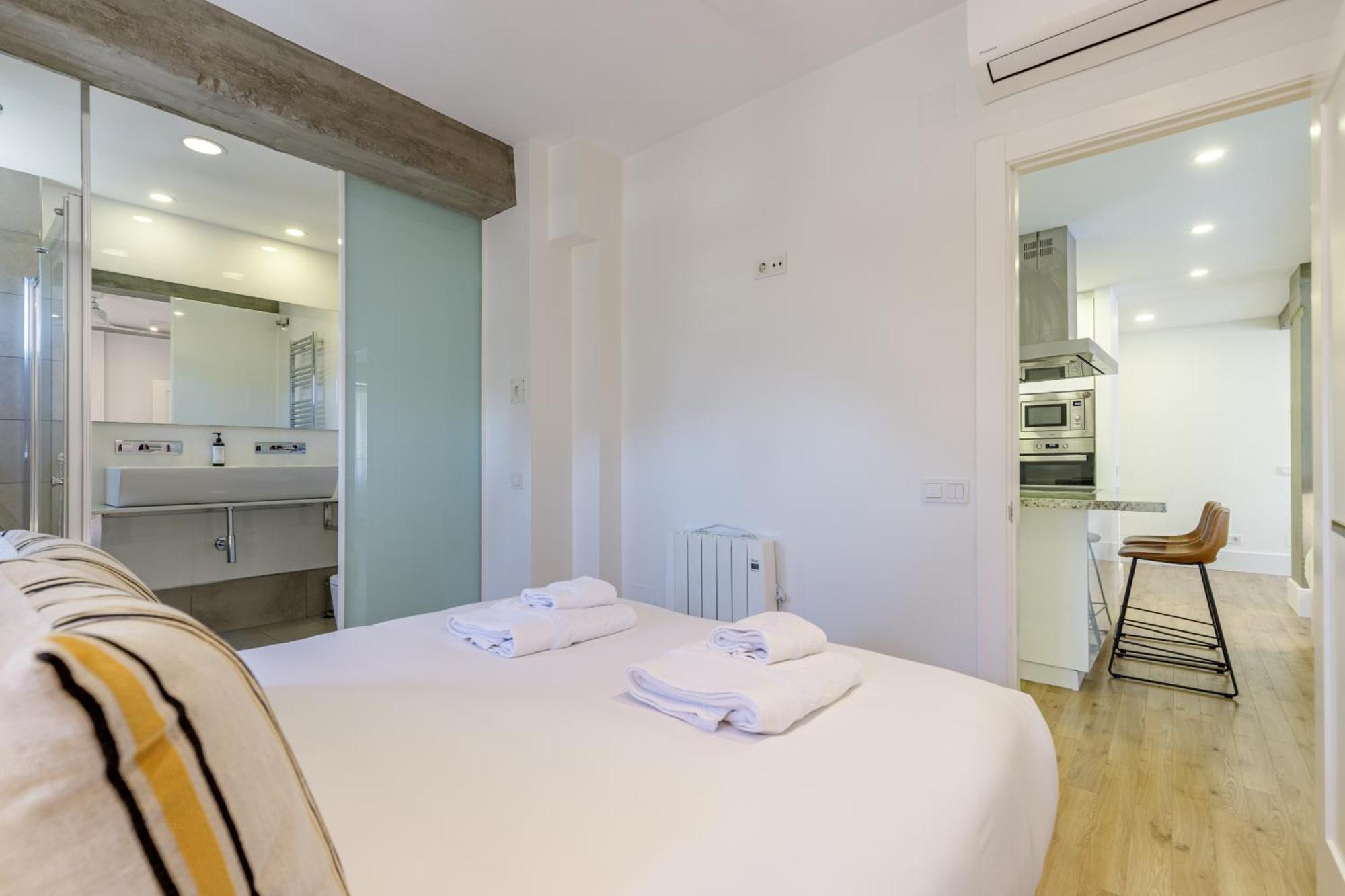 Six Apartments By Caleta Homes Malaga Exterior photo